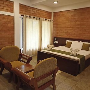 Deluxe Double or Twin Room 10 min Head Massage On Request